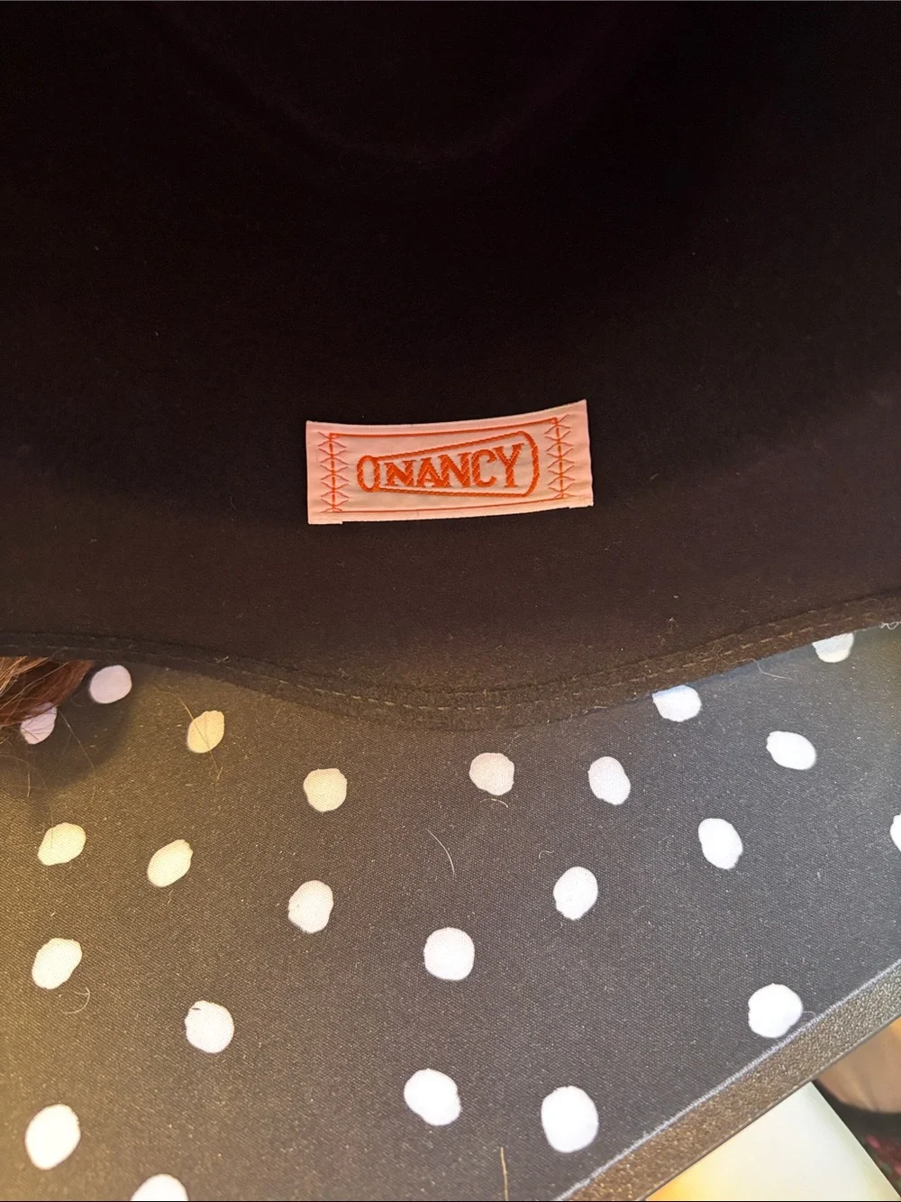 EUC VINTAGE NANCY structured classic black wool felt fedora features a structure